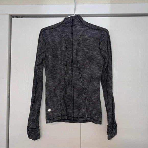 Lululemon Run Briskly 1/2 Zip Size 8 - Picture 2 of 10